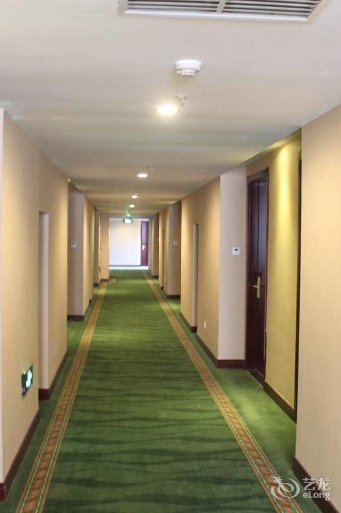 Greentree Inn Shandong Qingdao Wuyishan Road Jiashike Shopping Center Business Hotel Zewnętrze zdjęcie